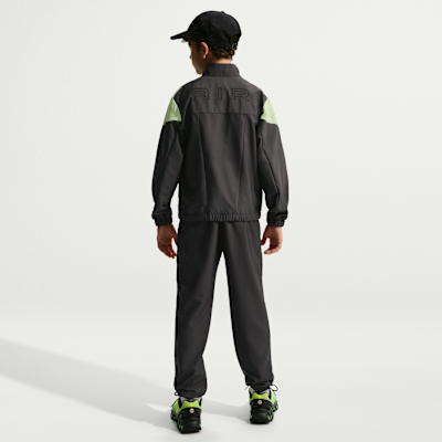 Kylian Mbappé Older Kids' Full-Zip Woven Football Tracksuit. Nike LU